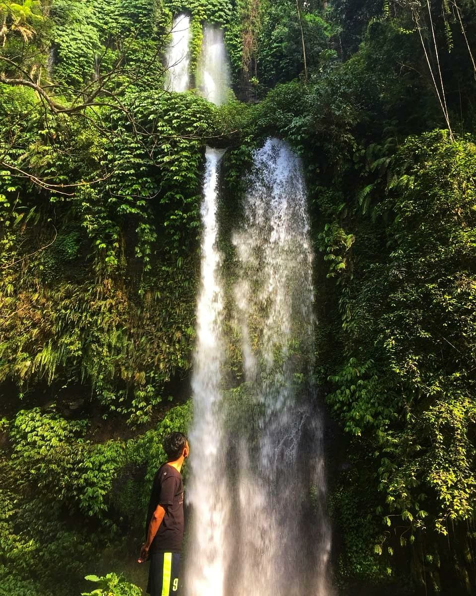 Menikmati Keindahan Air Terjun Tiu Kelep Senaru