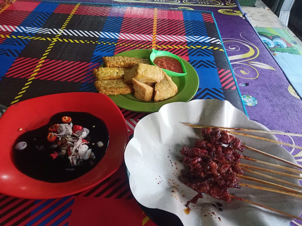 Sate Rembiga, Citra Rasa Pedas Manis yang Menggoda Selera